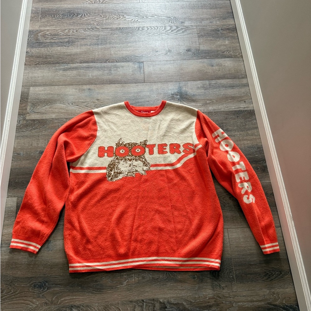 Hooters orange and Cream Crewneck Sweater